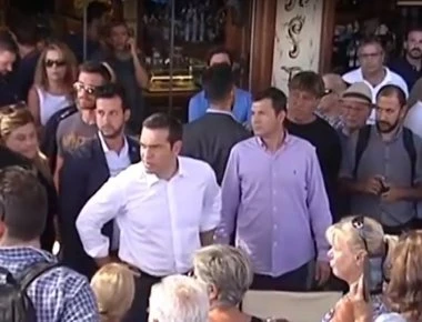 Στο Μάτι ο πρωθυπουργός - Συνοδεία υπουργών και του Ψινάκη